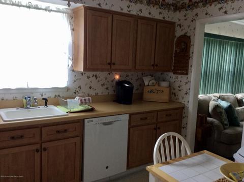1 Robinson Rd, Brick, NJ 08724 photo 3