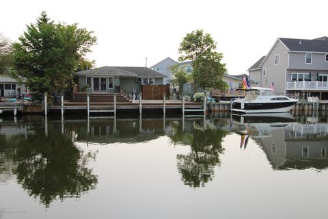 97 E Granada Dr, Brick, NJ 08723 photo 3