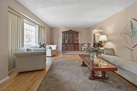 18 Eileen Way, Edison, NJ 08837 photo 5