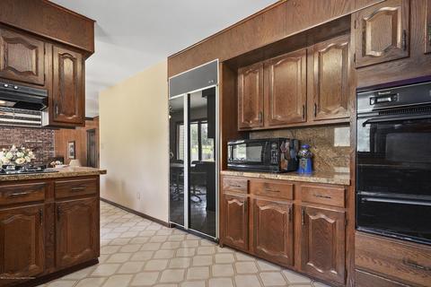 18 Eileen Way, Edison, NJ 08837 photo 10
