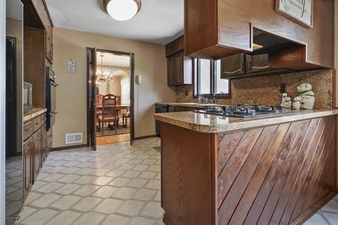 18 Eileen Way, Edison, NJ 08837 photo 11