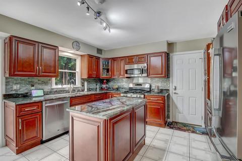 10 Bartlett Ct, Matawan, NJ 07747 photo 6
