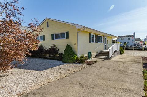 67 E Pampano Dr, Brick, NJ 08723 photo 1