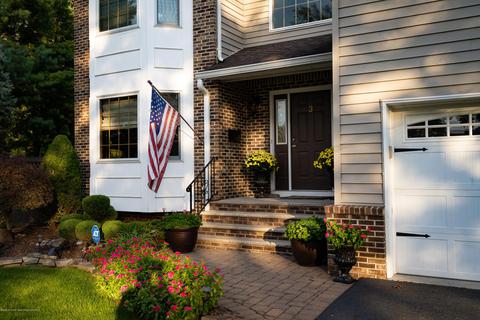 3 Rainbow Dr, Clark, NJ 07066 photo 3
