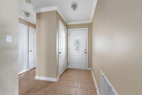 8 Longfellow Ct, Brick, NJ 08724 photo 2