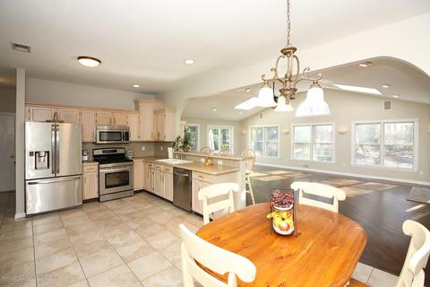 23 Overlook Dr, Jackson, NJ 08527 photo 2