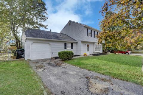 16 Eric Dr, Howell, NJ 07731 photo 3
