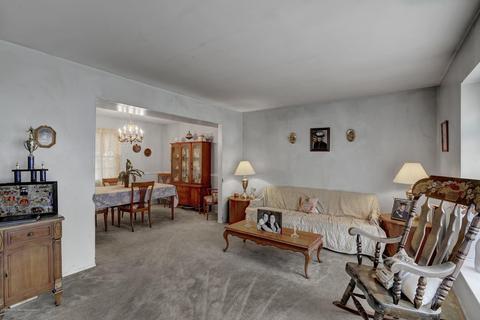 16 Eric Dr, Howell, NJ 07731 photo 6