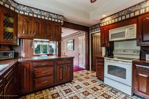 48 Main St, Helmetta, NJ 08828 photo 15