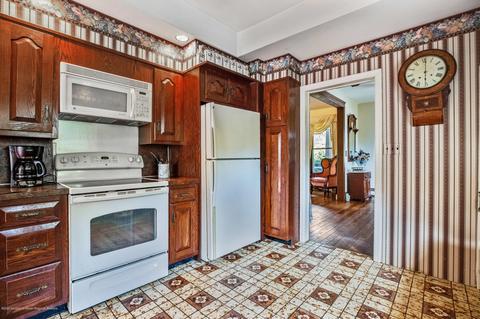 48 Main St, Helmetta, NJ 08828 photo 16