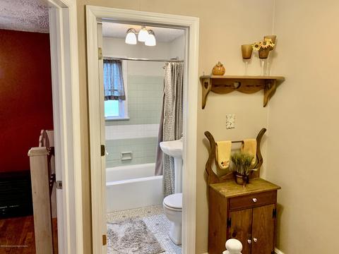 101 Macarthur Dr, Edison, NJ 08837 photo 13