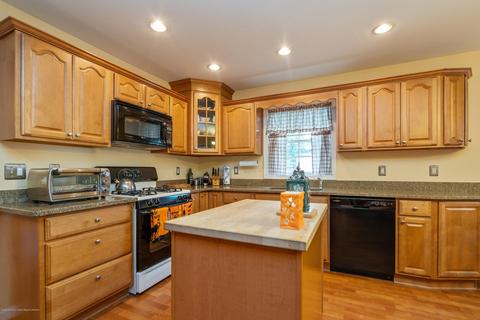 9 Appleton Dr, Hazlet, NJ 07730 photo 15