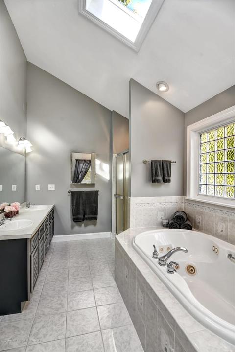 563 Constitution Dr, Jackson, NJ 08527 photo 35