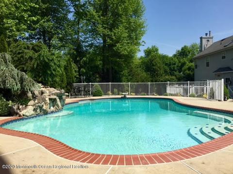 15 Katelyn Ct, Matawan, NJ 07747 photo 3