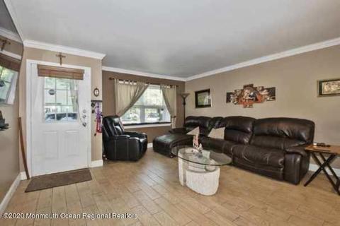 33 Bramble Ln, Matawan, NJ 07747 photo 3