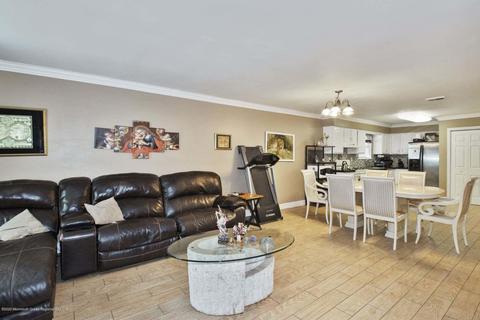 33 Bramble Ln, Matawan, NJ 07747 photo 11