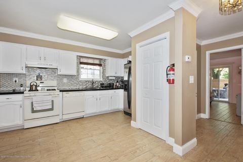 33 Bramble Ln, Matawan, NJ 07747 photo 4