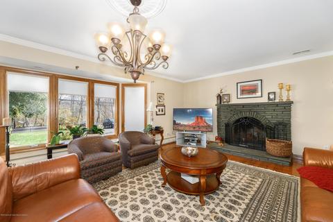 121 Main St, Helmetta, NJ 08828 photo 10