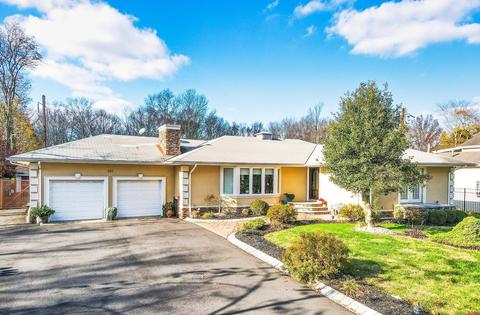 121 Main St, Helmetta, NJ 08828 photo 1