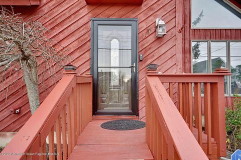 7 Beacon Dr, Waretown, NJ 08758 photo 2