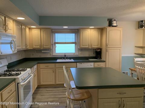 4 Springhill Dr, Brick, NJ 08724 photo 3