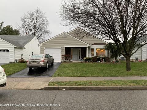 4 Springhill Dr, Brick, NJ 08724 photo 1