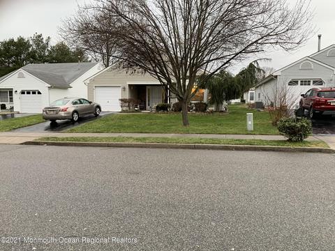 4 Springhill Dr, Brick, NJ 08724 photo 2