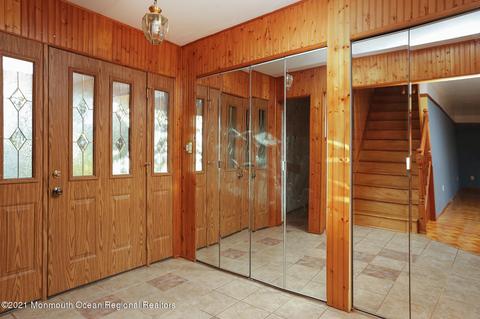 75 Lakeridge Dr, Matawan, NJ 07747 photo 5
