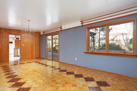 75 Lakeridge Dr, Matawan, NJ 07747 photo 8
