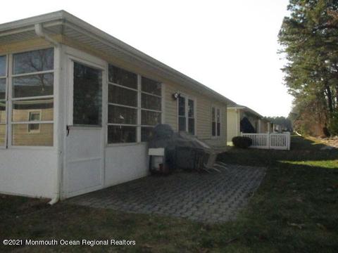 8 Thames Pl, Brick, NJ 08723 photo 3