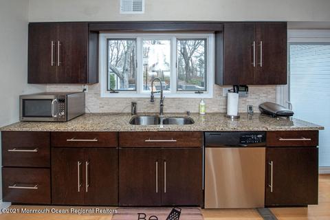 36 Mistletoe Dr, Matawan, NJ 07747 photo 19