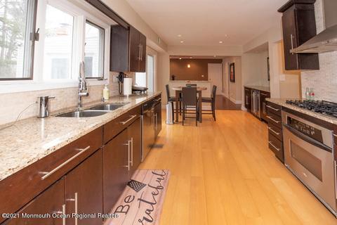 36 Mistletoe Dr, Matawan, NJ 07747 photo 20