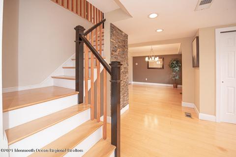36 Mistletoe Dr, Matawan, NJ 07747 photo 9