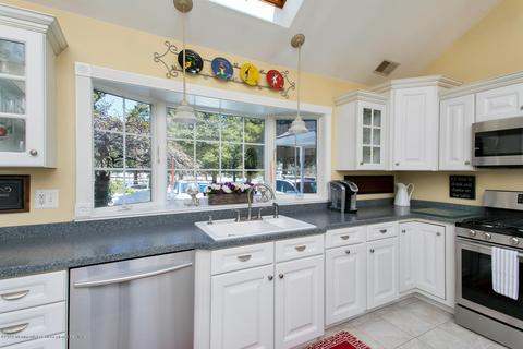 35 Walker Ln, Waretown, NJ 08758 photo 10