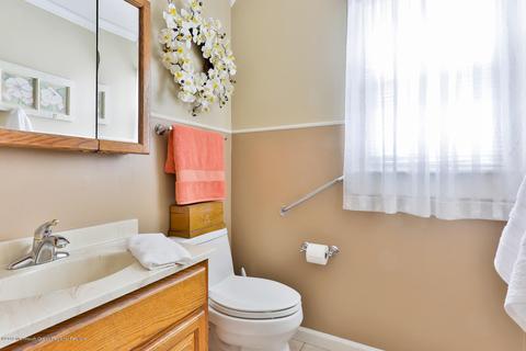 35 Walker Ln, Waretown, NJ 08758 photo 18