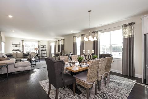 52 Woodside Ln, Whiting, NJ 08759 photo 9