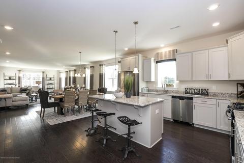 52 Woodside Ln, Whiting, NJ 08759 photo 5