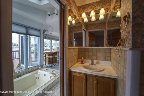 305 Nora Ct, Forked River, NJ 08731 photo 15