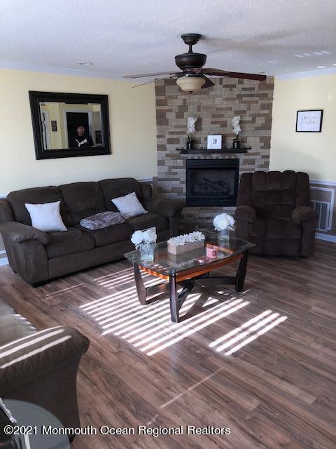 39 Kitty Ct, Brick, NJ 08724 photo 2