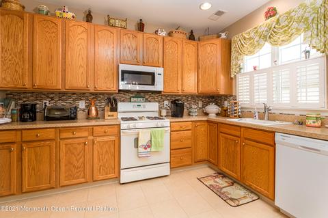 14 Pancoast Rd, Waretown, NJ 08758 photo 6