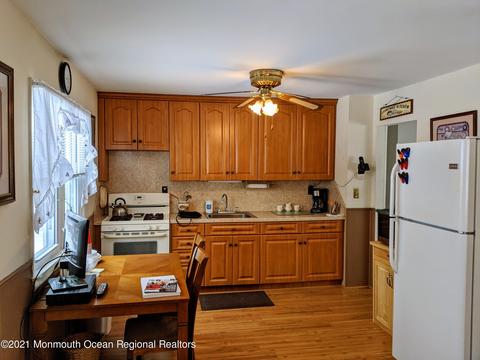 14 Daniel Dr, Hazlet, NJ 07730 photo 4