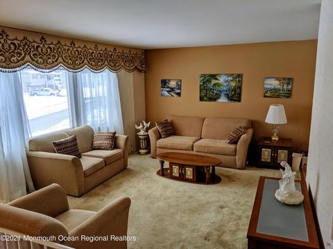 14 Daniel Dr, Hazlet, NJ 07730 photo 2
