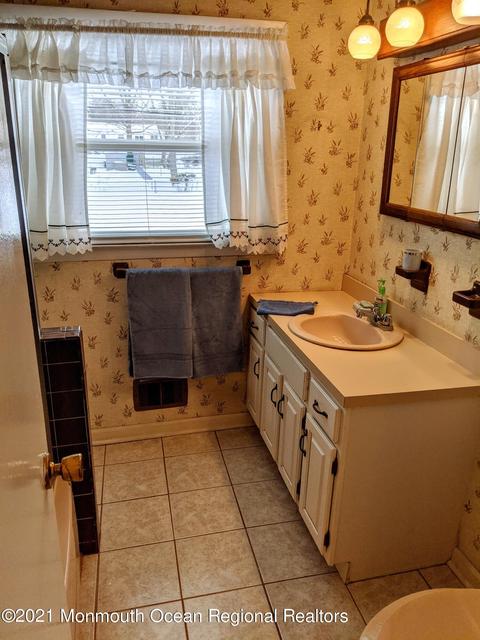 14 Daniel Dr, Hazlet, NJ 07730 photo 13