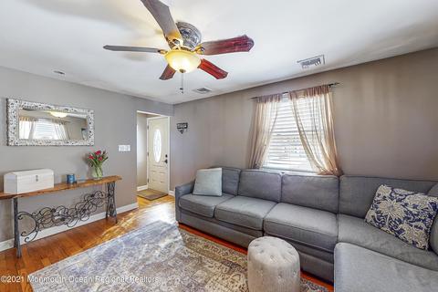 322 B St, Middlesex, NJ 08846 photo 2