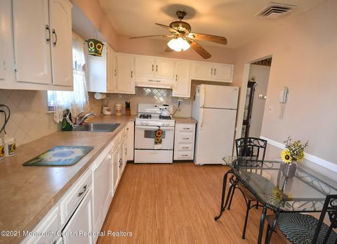 14 Central Blvd, Brick, NJ 08724 photo 6