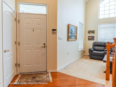 89 Iris Ct, Holmdel, NJ 07733 photo 5