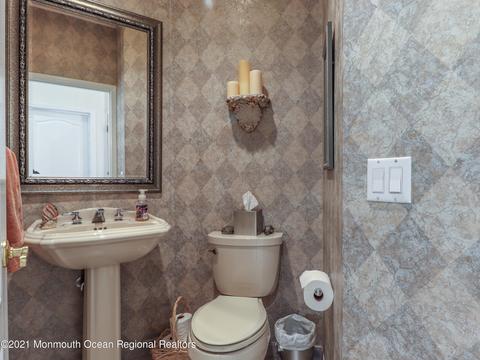 89 Iris Ct, Holmdel, NJ 07733 photo 28