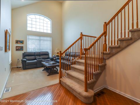 89 Iris Ct, Holmdel, NJ 07733 photo 13