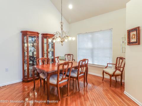 89 Iris Ct, Holmdel, NJ 07733 photo 14