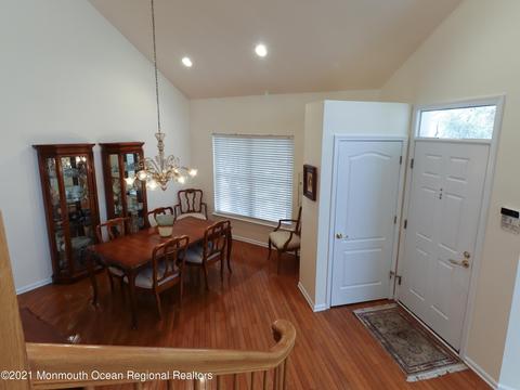89 Iris Ct, Holmdel, NJ 07733 photo 7